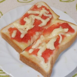 簡単☆苺ジャムとチーズのトースト